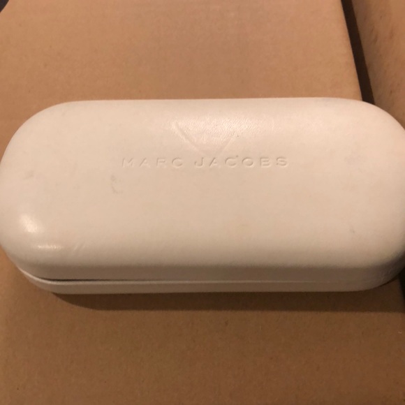 Marc Jacobs Accessories - Marc Jacobs sunglasses case